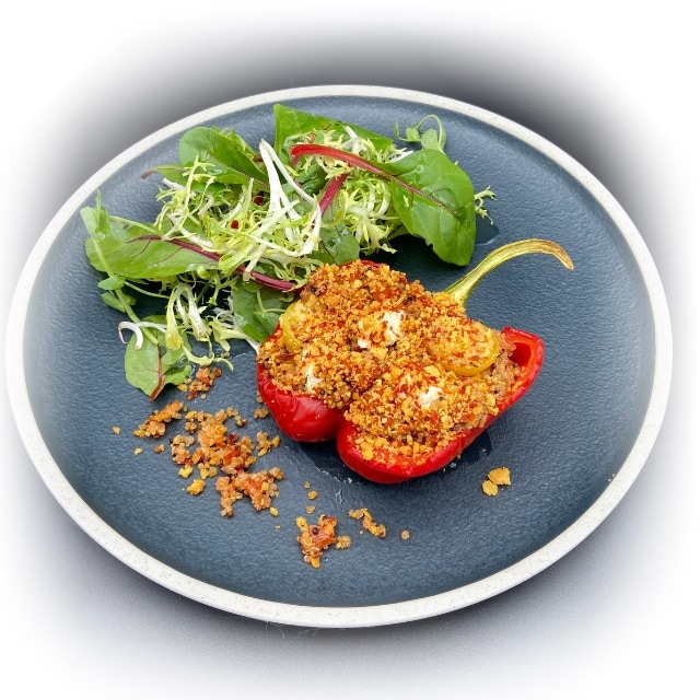 Poivrons farcis, quinoa, tomates orange et feta